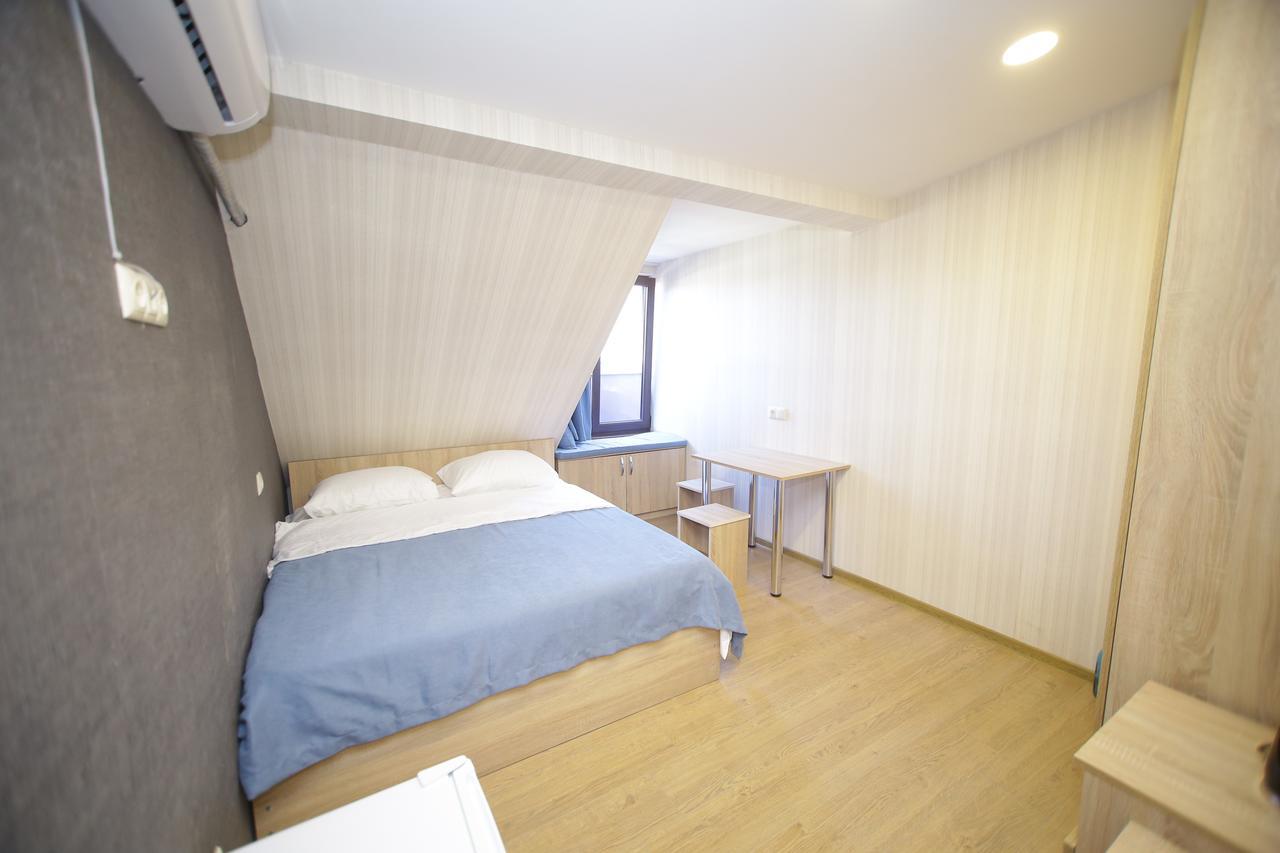 Four Rooms Tbilissi Extérieur photo