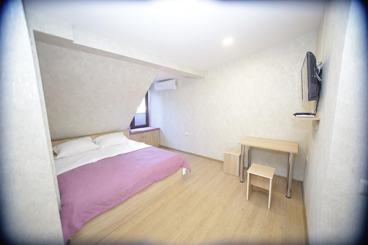 Four Rooms Tbilissi Extérieur photo